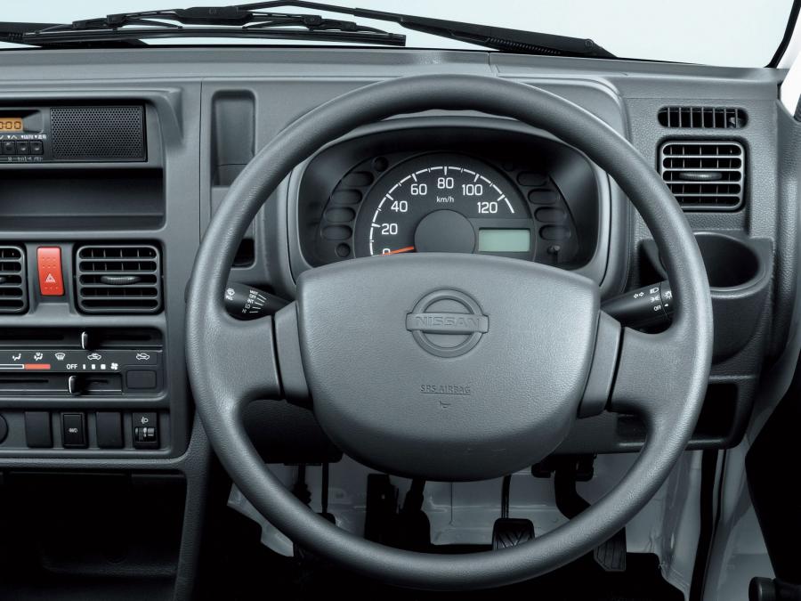  Nissan NT100 Clipper 2013 года  (фото 3 из 5)